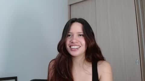 Snapshot of lucy_collins_g chatting on 18, 11, 2025 Lucy online show from 18, 11, 2025