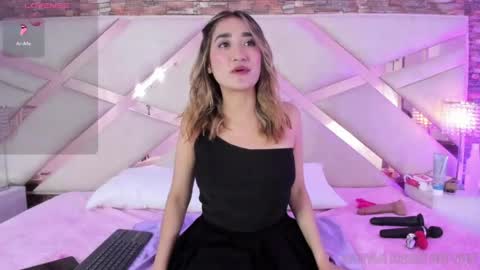 lucy_davies_ online show from 18, 4, 2026