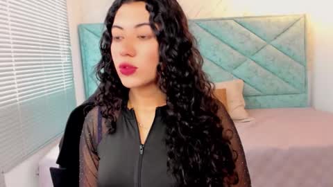 Lucy Greys online show from 18, 3, 2026