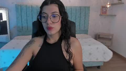 Snapshot of lucy_greys_ chatting on 6, 8, 2026 Lucy Greys online show from 6, 8, 2026