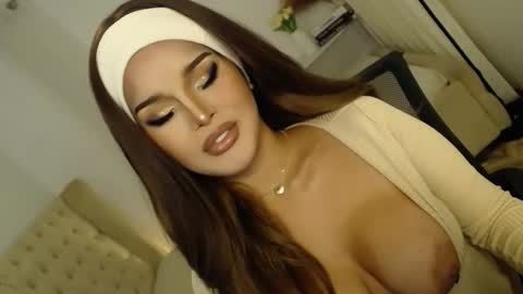 Snapshot of lucy_heartfiliaxxx chatting on 2, 12, 2025 MONA online show from 2, 12, 2025