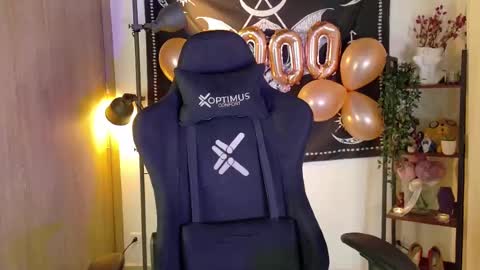 lucy meoww online show from 14, 2, 2025