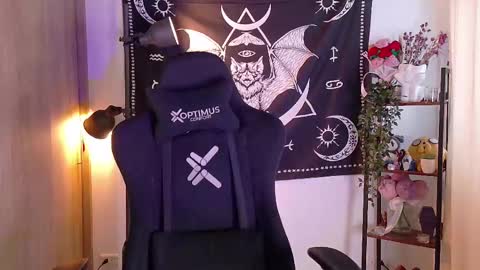 lucy meoww online show from 21, 2, 2025