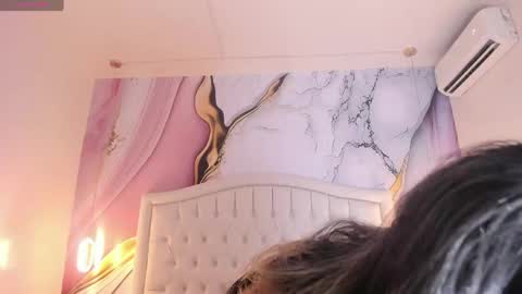 Lucy online show from 21, 4, 2026