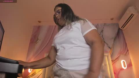 Lucy online show from 27, 4, 2026