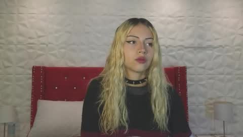 Snapshot of lucy_pink__ chatting on 5, 10, 2025 PINK online show from 5, 10, 2025