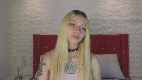 Snapshot of lucy_pink__ chatting on 13, 10, 2025 PINK online show from 13, 10, 2025