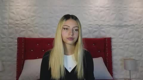 Snapshot of lucy_pink__ chatting on 21, 10, 2025 PINK online show from 21, 10, 2025