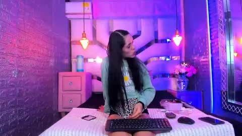 Lucy unlimit come back here  online show from 25, 4, 2026