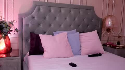 LucyAddison online show from 5, 3, 2025