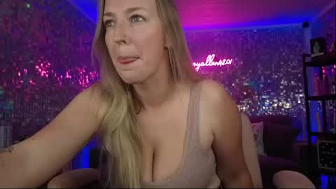 lucyallen4201 online show from 19, 7, 2026