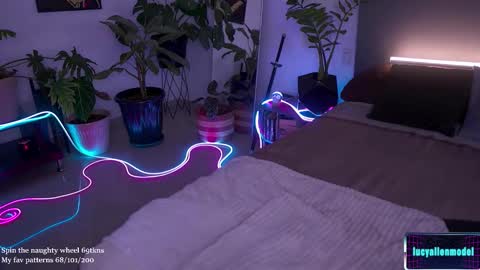 Lucy Alien  online show from 15, 11, 2025