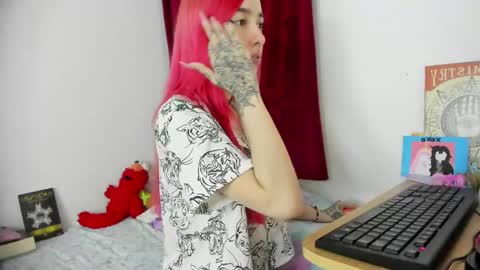 Snapshot of lucyblood chatting on 16, 5, 2026 lucyblood online show from 16, 5, 2026