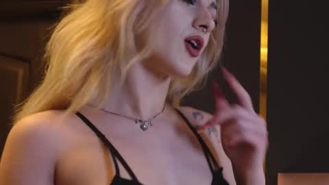 Lucy Lexton online show from 25, 2, 2025