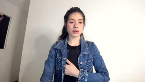 lucyportman online show from 16, 4, 2026