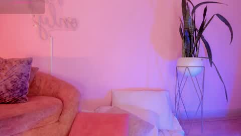 Snapshot of lucyvega4 chatting on 29, 10, 2025 Lucy online show from 29, 10, 2025