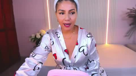 Lucy Wold online show from 12, 5, 2026