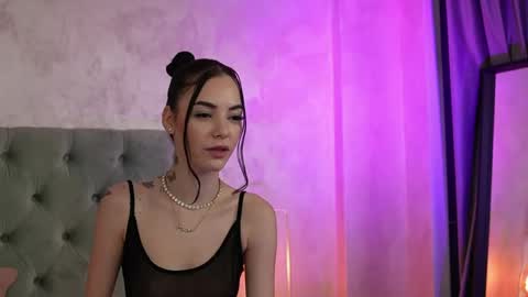 LucyWillow online show from 22, 4, 2026