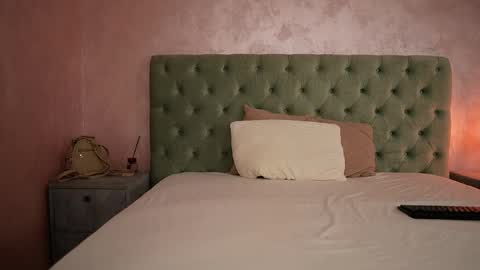 LucyWillow online show from 27, 4, 2026