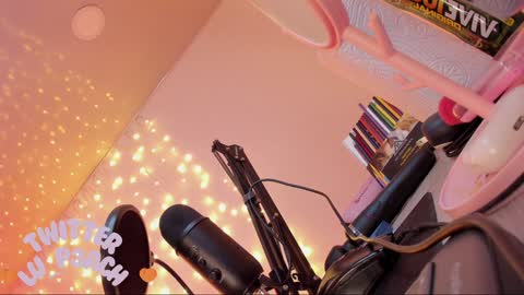 Snapshot of lucyy_peach chatting on 25, 1, 2025 LUCYY FROM HOME online show from 25, 1, 2025