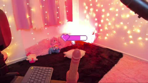 Snapshot of lucyy_peach chatting on 31, 1, 2025 LUCYY FROM HOME online show from 31, 1, 2025