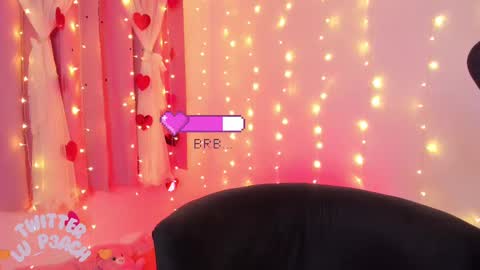 Snapshot of lucyy_peach chatting on 23, 2, 2025 LUCYY FROM HOME online show from 23, 2, 2025