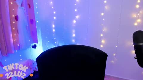 Snapshot of lucyy_peach chatting on 10, 3, 2025 LUCYY FROM HOME online show from 10, 3, 2025