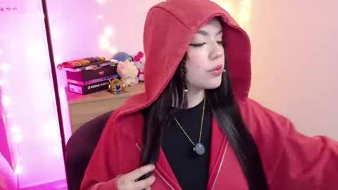 Snapshot of lucyy_peach chatting on 9, 11, 2025 LUCYY FROM HOME online show from 9, 11, 2025