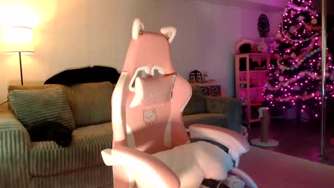 Snapshot of lucyyluvss chatting on 5, 12, 2024 Lucy online show from 5, 12, 2024