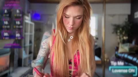 Snapshot of luebeam chatting on 13, 1, 2025 Luubeam INSTA luubeammm TWITTER lunaisreallycu1 online show from 13, 1, 2025