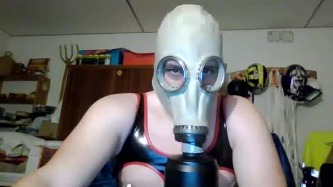 A slave to the mistress.. un esclavo para las amas dominantes. online show from 3, 3, 2025