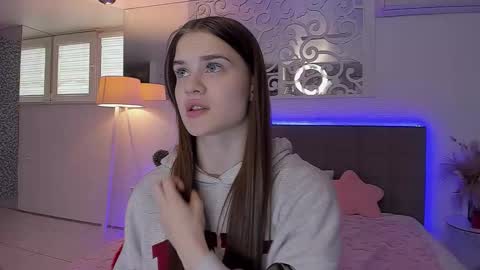 LuisaClover online show from 19, 4, 2026