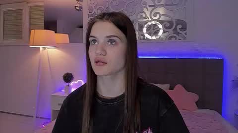 LuisaClover online show from 19, 4, 2026