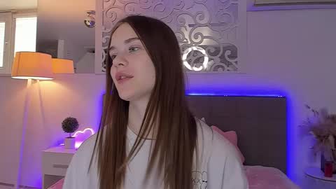 LuisaClover online show from 22, 4, 2026