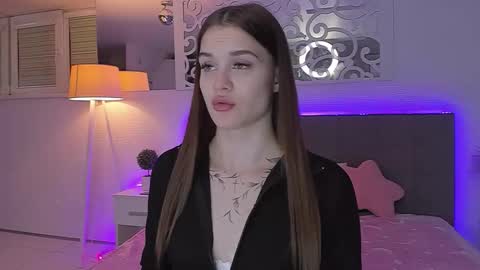 LuisaClover online show from 25, 4, 2026