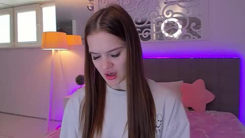 Snapshot of luisaclover chatting on 29, 4, 2026 LuisaClover online show from 29, 4, 2026