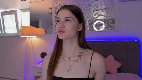 Snapshot of luisaclover chatting on 21, 5, 2026 LuisaClover online show from 21, 5, 2026