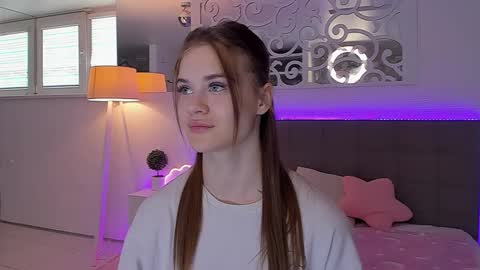 Snapshot of luisaclover chatting on 23, 5, 2026 LuisaClover online show from 23, 5, 2026