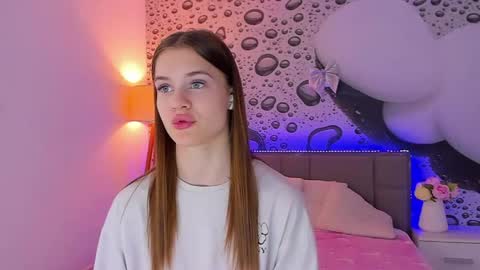 Snapshot of luisaclover chatting on 31, 5, 2026 LuisaClover online show from 31, 5, 2026