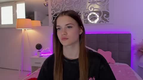 LuisaClover online show from 22, 6, 2026