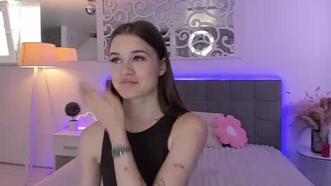 LuisaClover online show from 26, 6, 2026