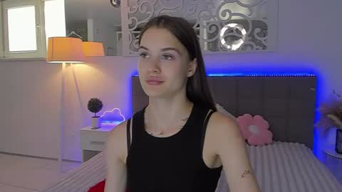 LuisaClover online show from 25, 7, 2026