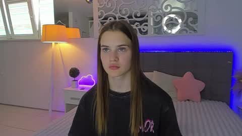 LuisaClover online show from 5, 8, 2026