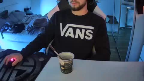 lukasschoetz online show from 5, 12, 2024