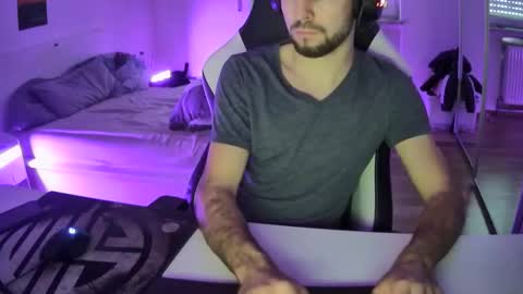 lukasschoetz online show from 22, 12, 2024