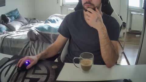 lukasschoetz online show from 9, 2, 2025