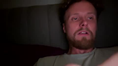 Snapshot of lukeeeeey96 chatting on 18, 12, 2025 lukeeeeey96 online show from 18, 12, 2025