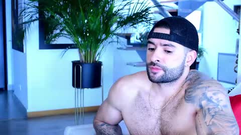 Lukhas f4f online show from 25, 4, 2026