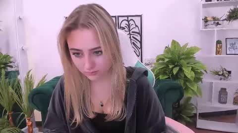 Lily online show from 14, 9, 2025