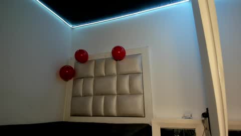 elizabeth online show from 23, 4, 2026